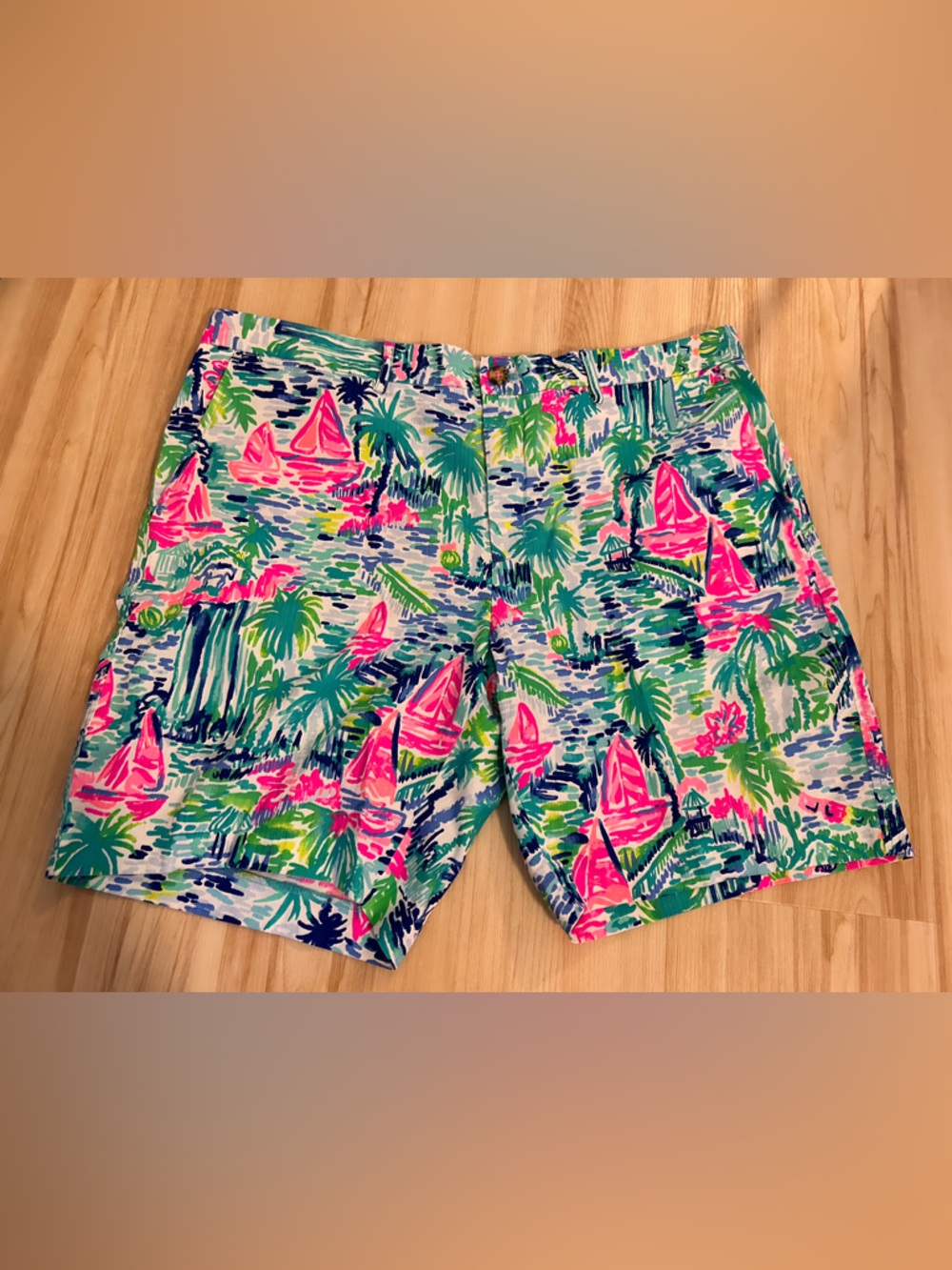 Lilly Pulitzer men’s Beaumont shorts - Picture 2 of 7